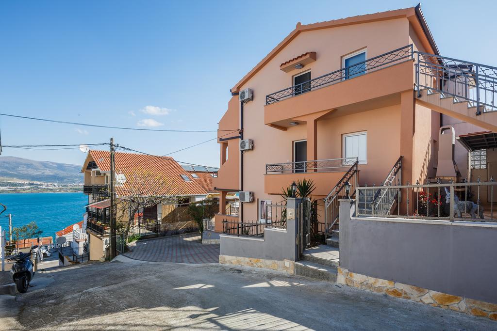 Apartments Viljac Trogir Extérieur photo